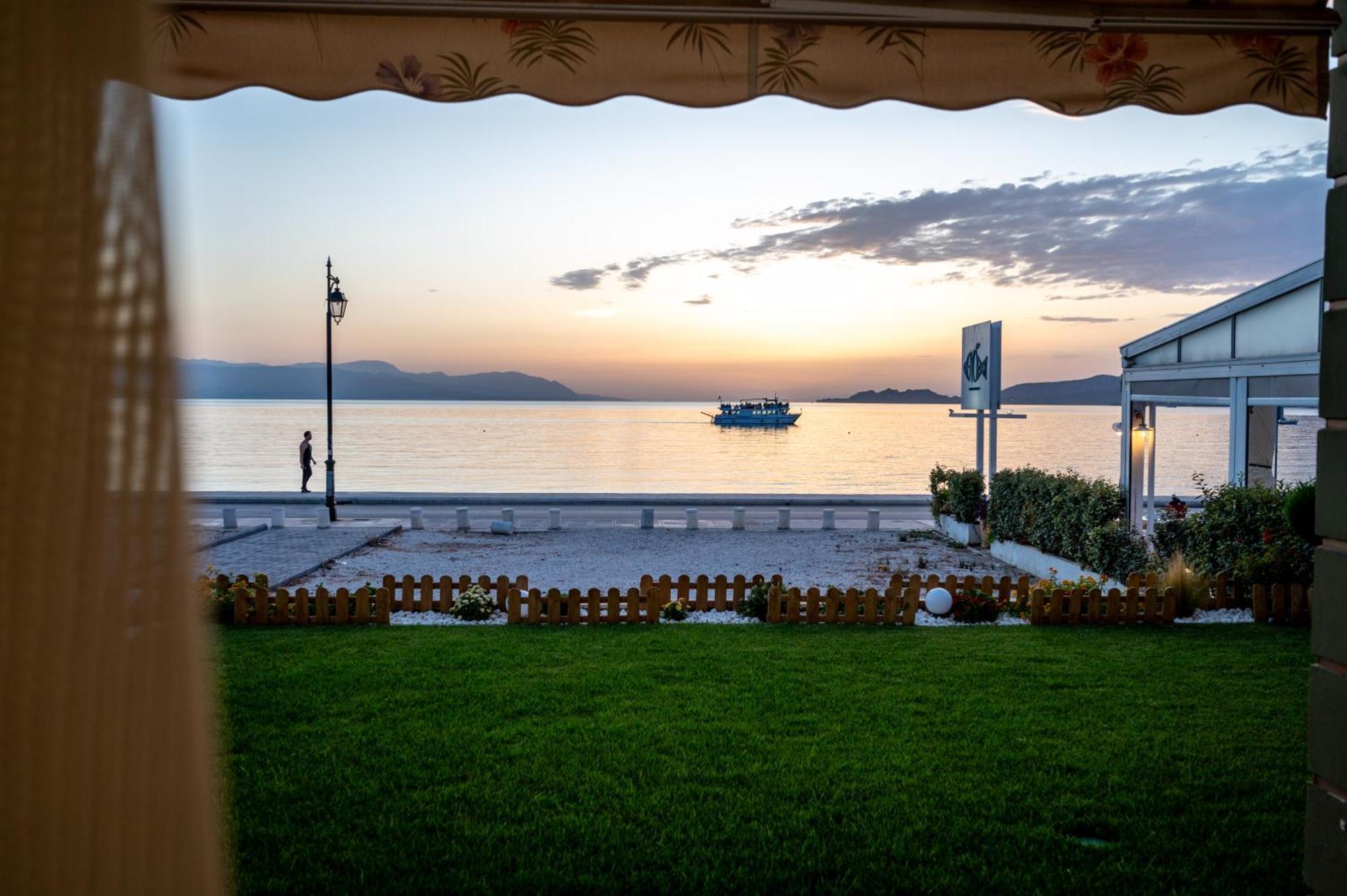 Loutraki Sea Sunset 아파트 외부 사진